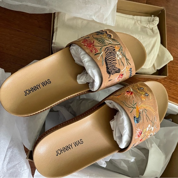 Johnny Was Watipaso slides/sandals - Picture 2 of 8